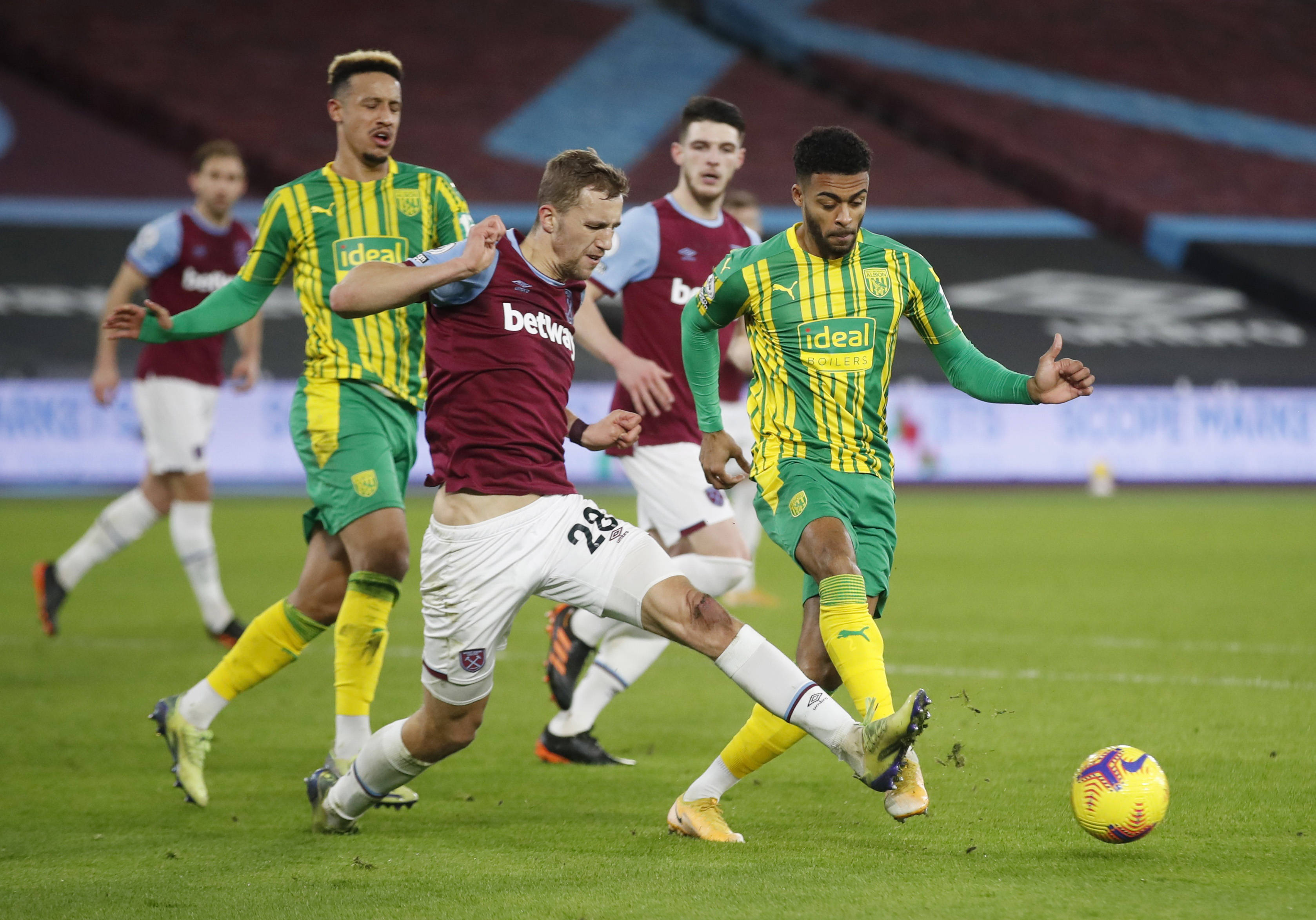 以及他与队 以及他与队